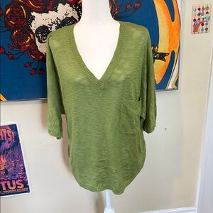 LA MIEL Kelly Green Light Weight V-Neck Sweater
